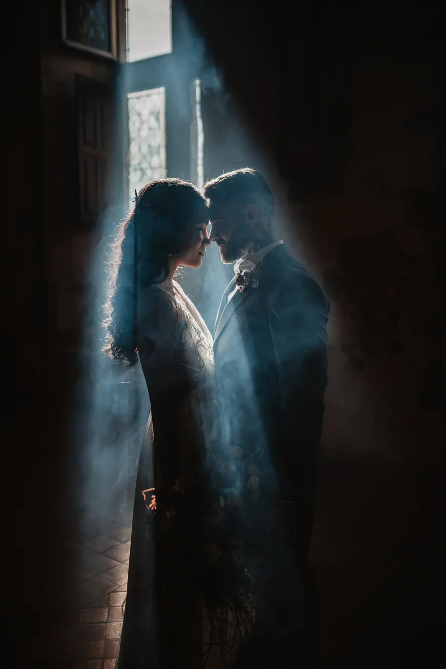 couple séance engagement photographe mariage authentique sarthe