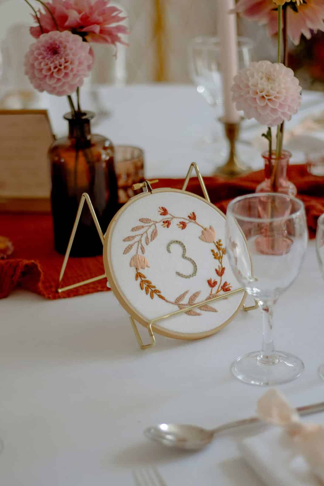 numero de table broderie de mariage
