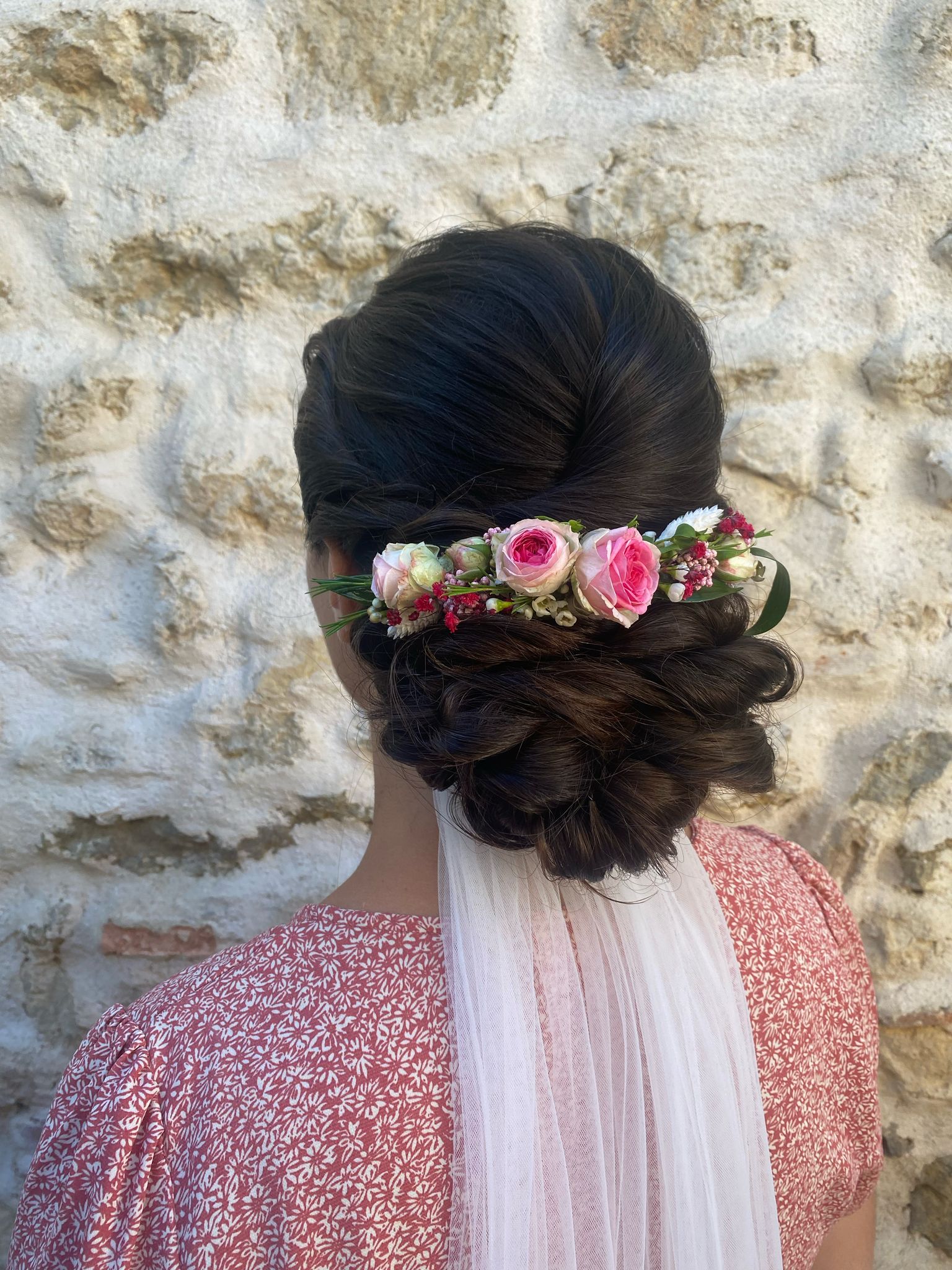 coiffure mariée voile et peigne floral le mans