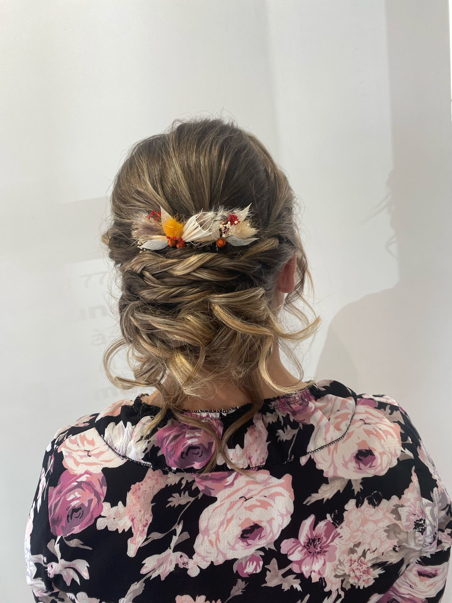 coiffure mariée peigne fleurs séchées le mans