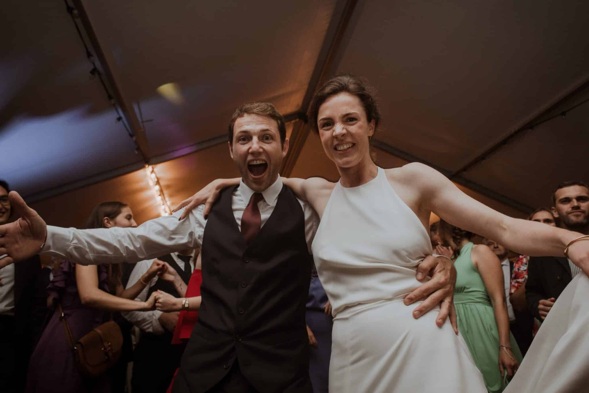 couple qui danse soiree de mariage