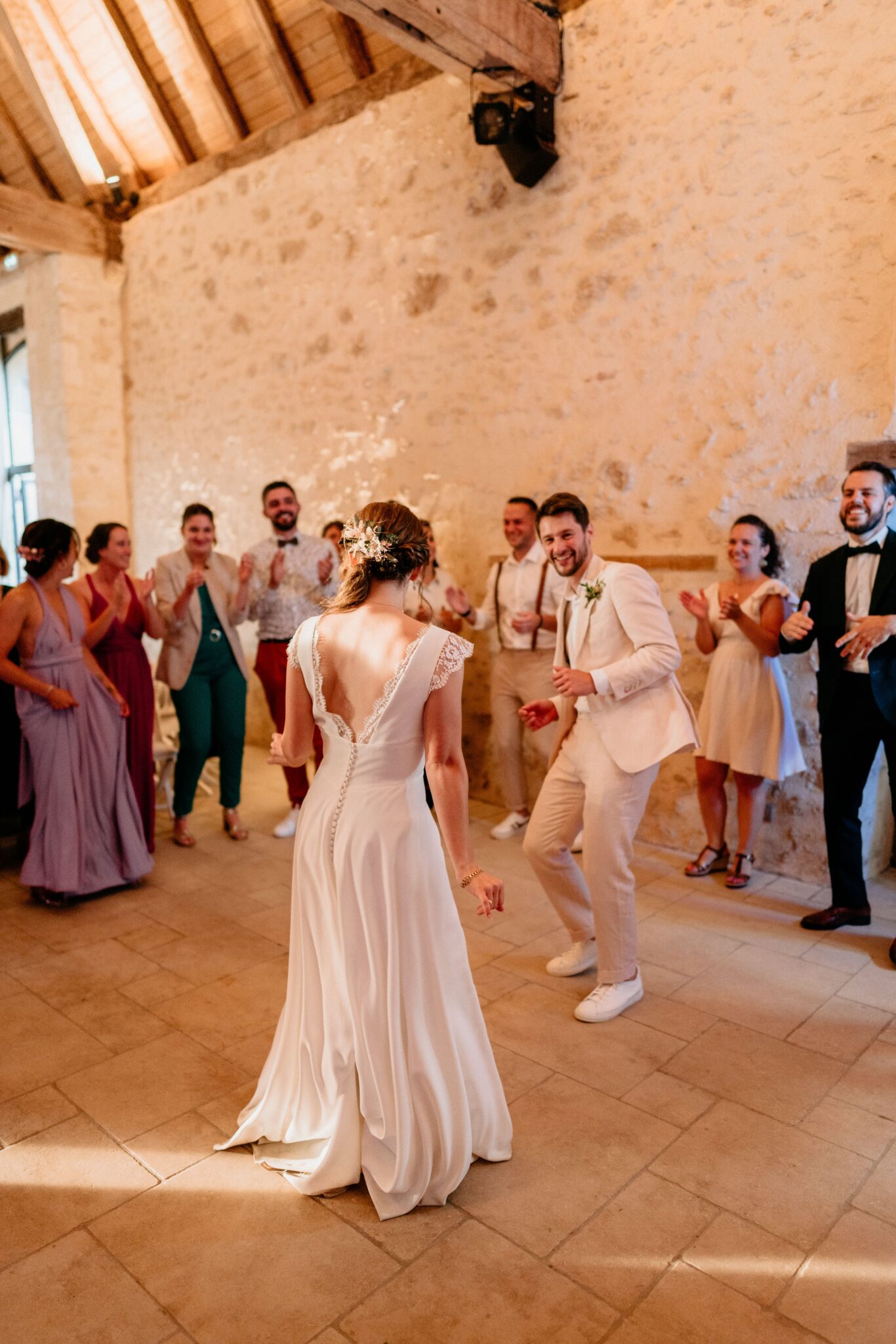 entrée des mariés domaine mariage normandie