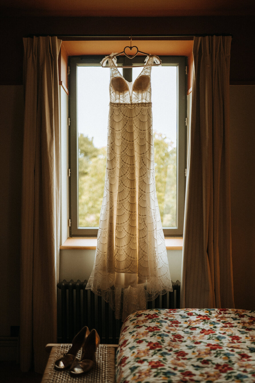 robe de mariée cintrée blanche dentelle sarthe