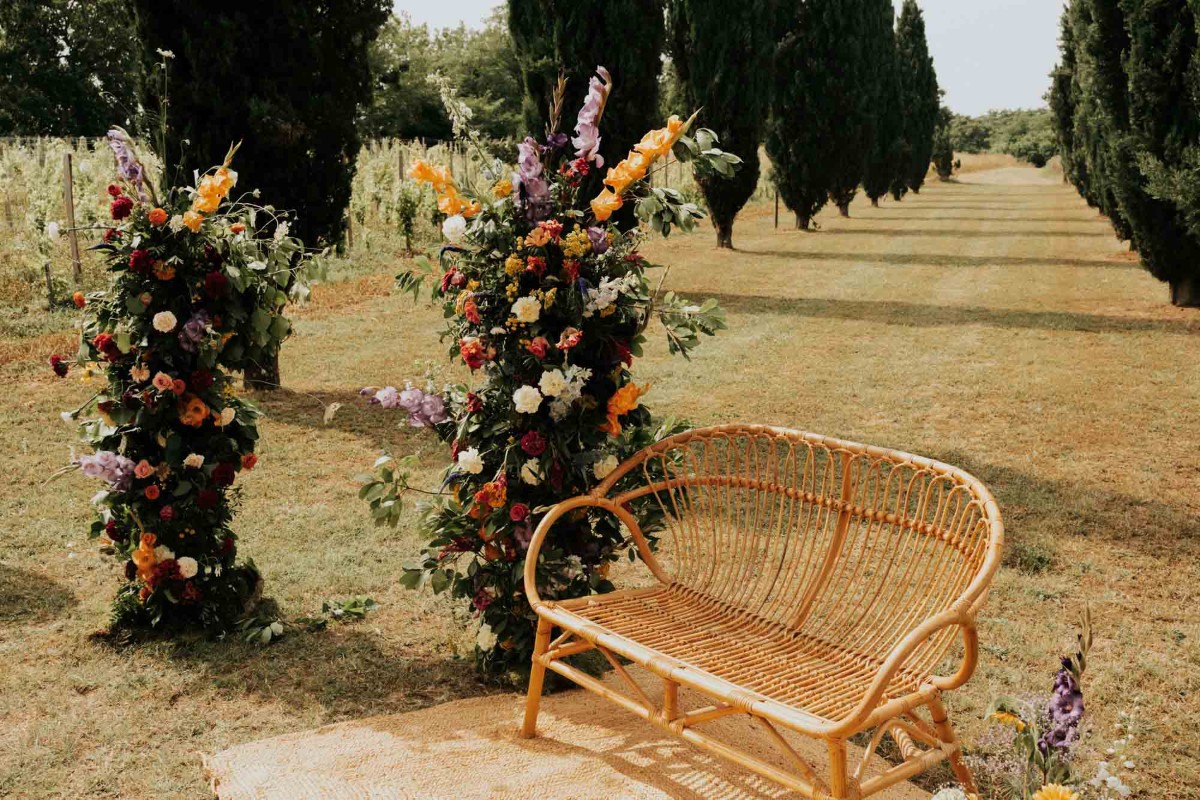 Arche et banc de cérémonie de mariage