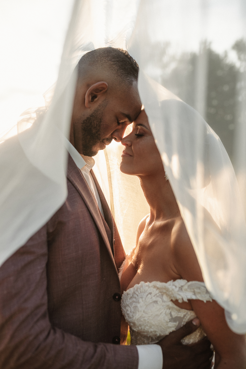 photo de couple sous voile mariée originale le mans