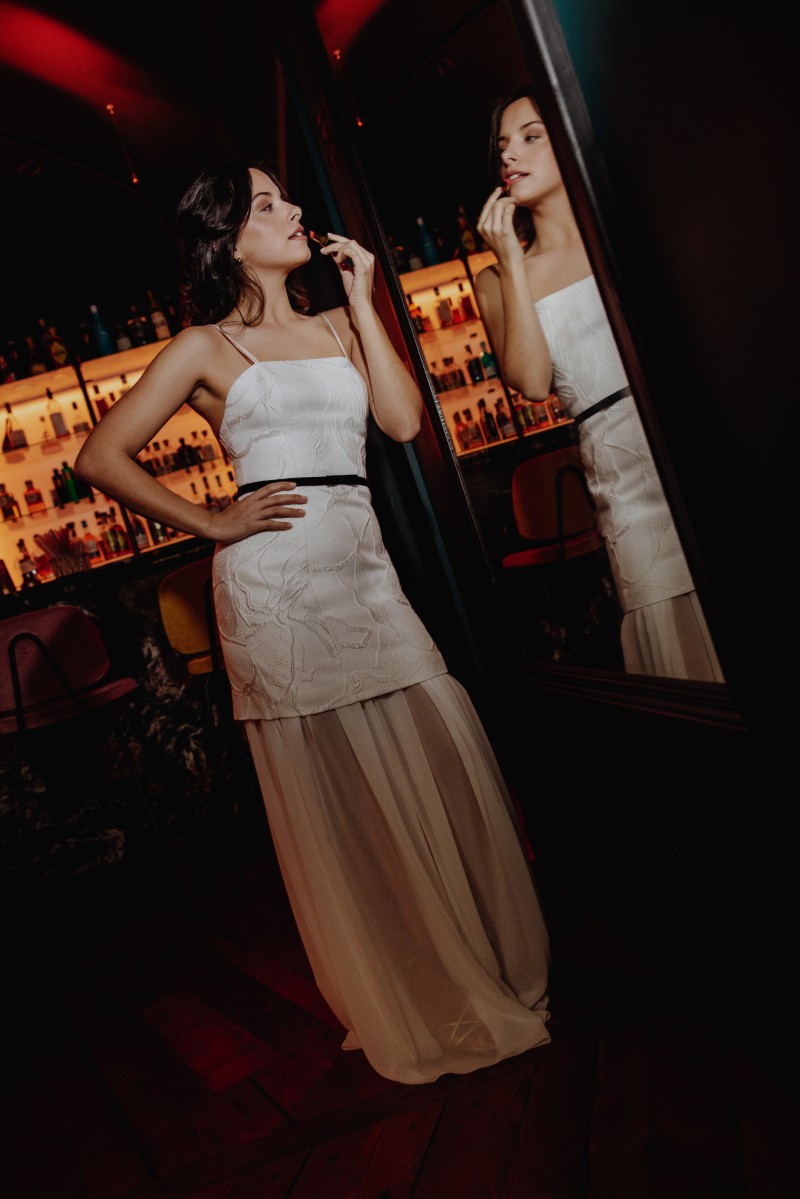 Robe de mariage civile brodée avec ceinture