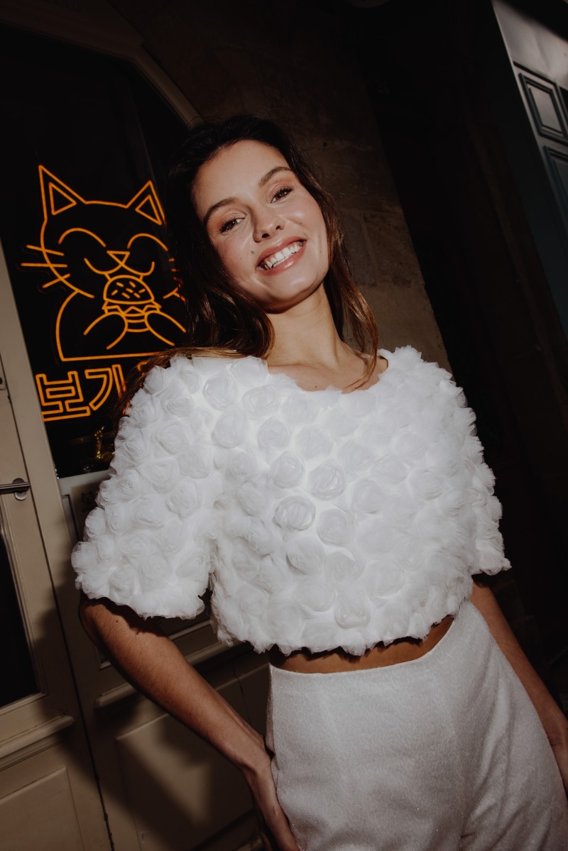Top en tulle pour mariage civil avec pantalon fluide