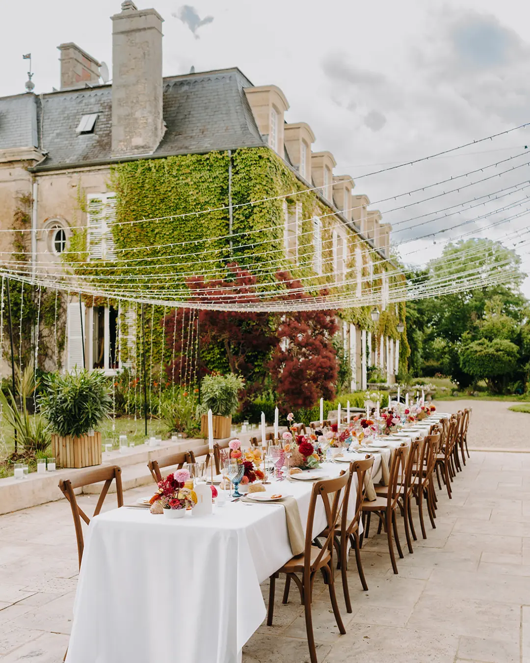 Dîner de mariage en normandie aux couleurs vives et éclatantes