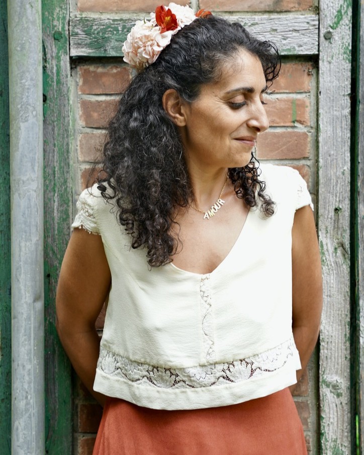 robe de mariée haut en dentelle blanche et jupe terracota