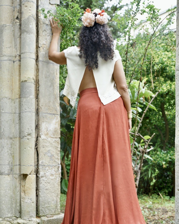 robe de mariee originale avec jupe rouge terracotta