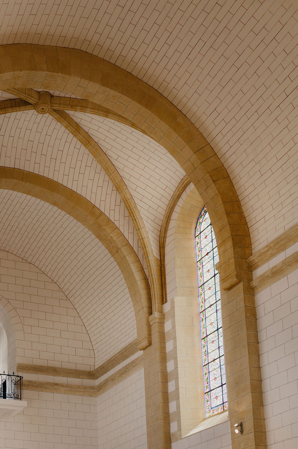 détail des voutes et du plafond d'une eglise de dordogne