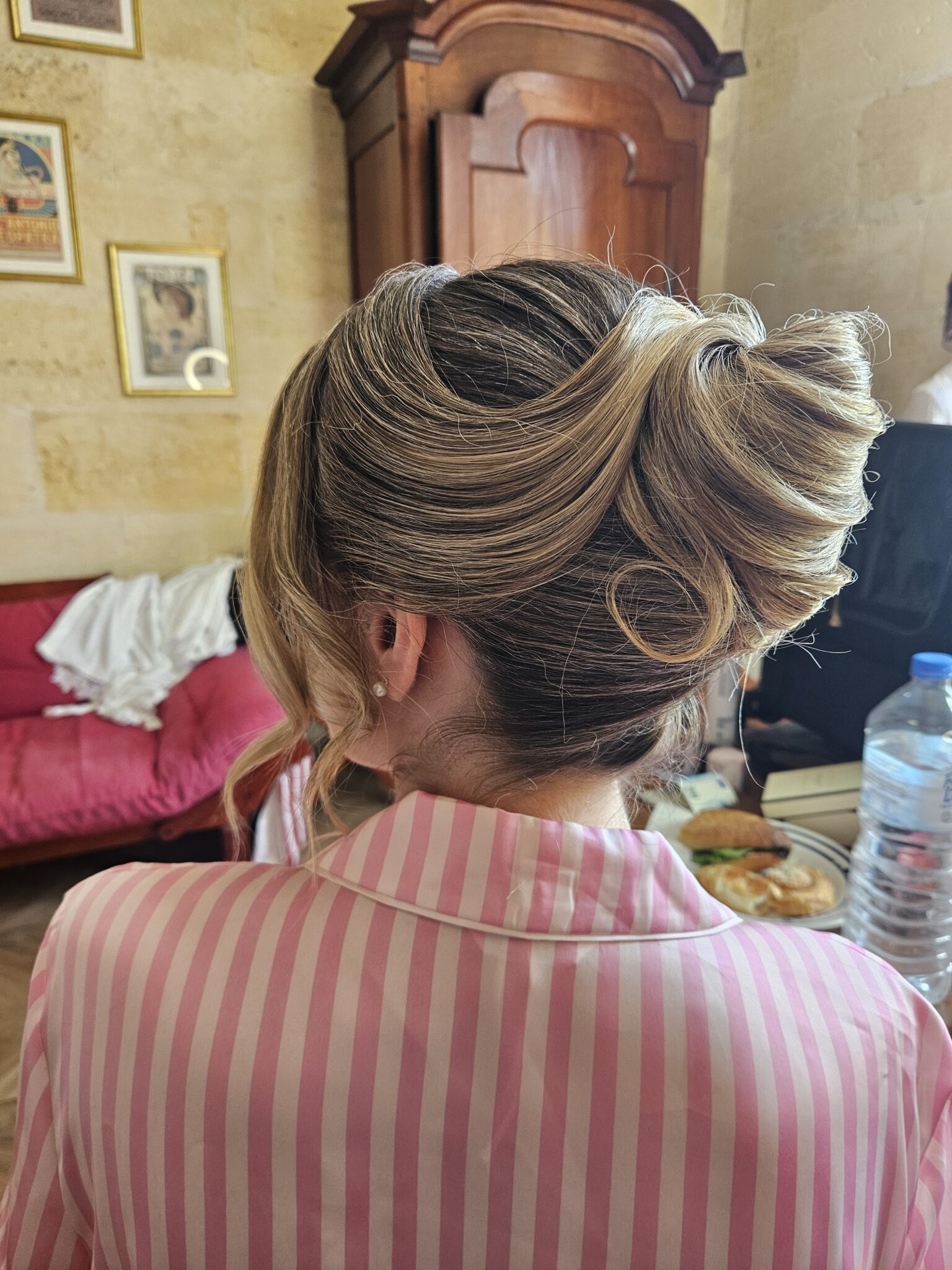 Chignon sophistiqué pour mariée à Bordeaux