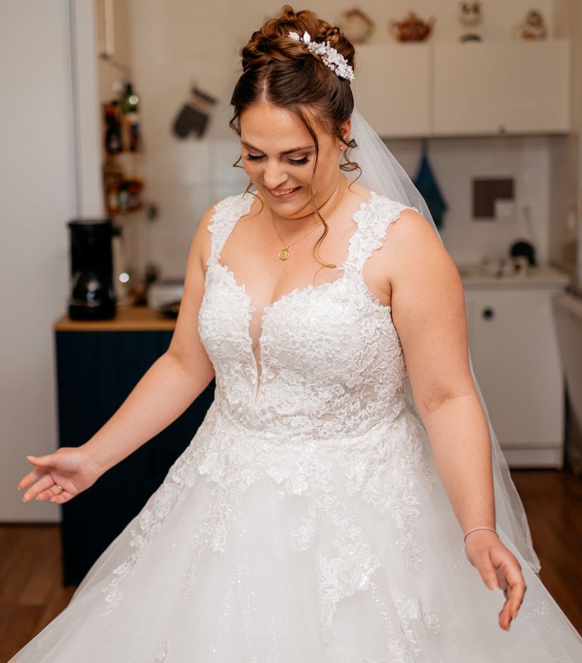 Maquillage et Coiffure romantique mariée avec voile