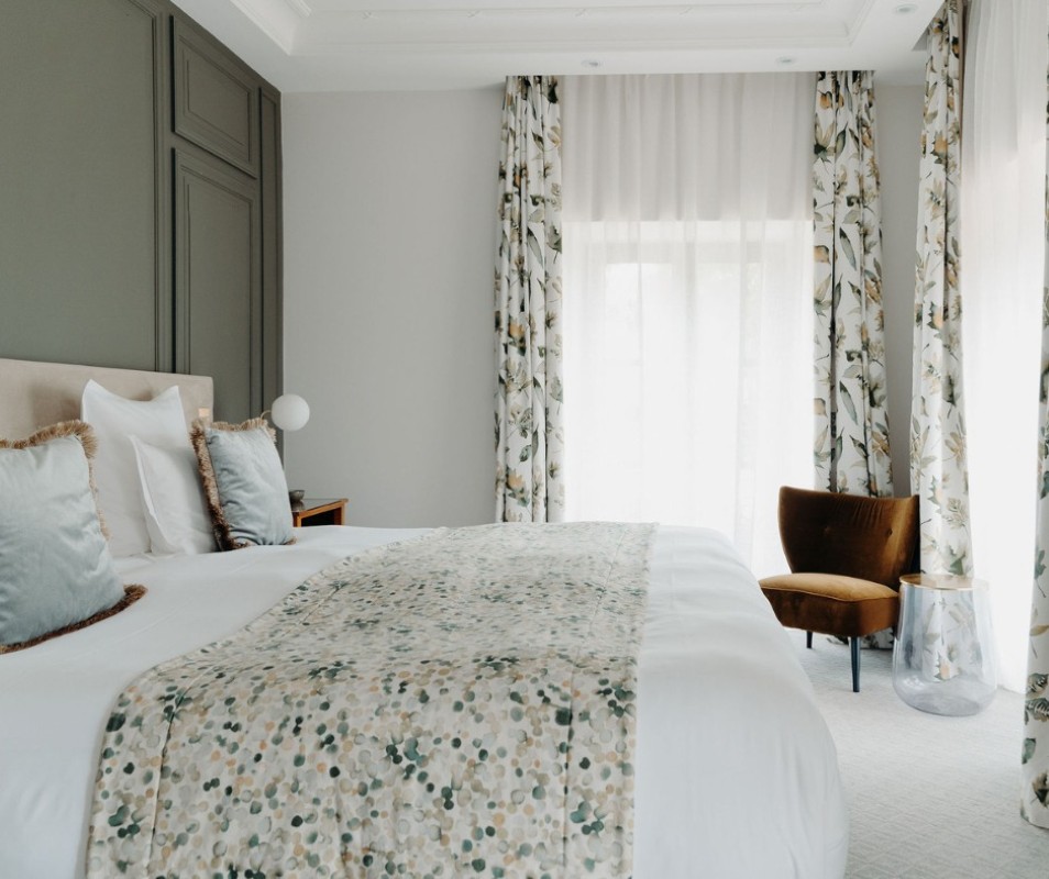 Chambres haut de gamme du Domaine de Rochebois, hébergements pour invités de mariage en Dordogne.