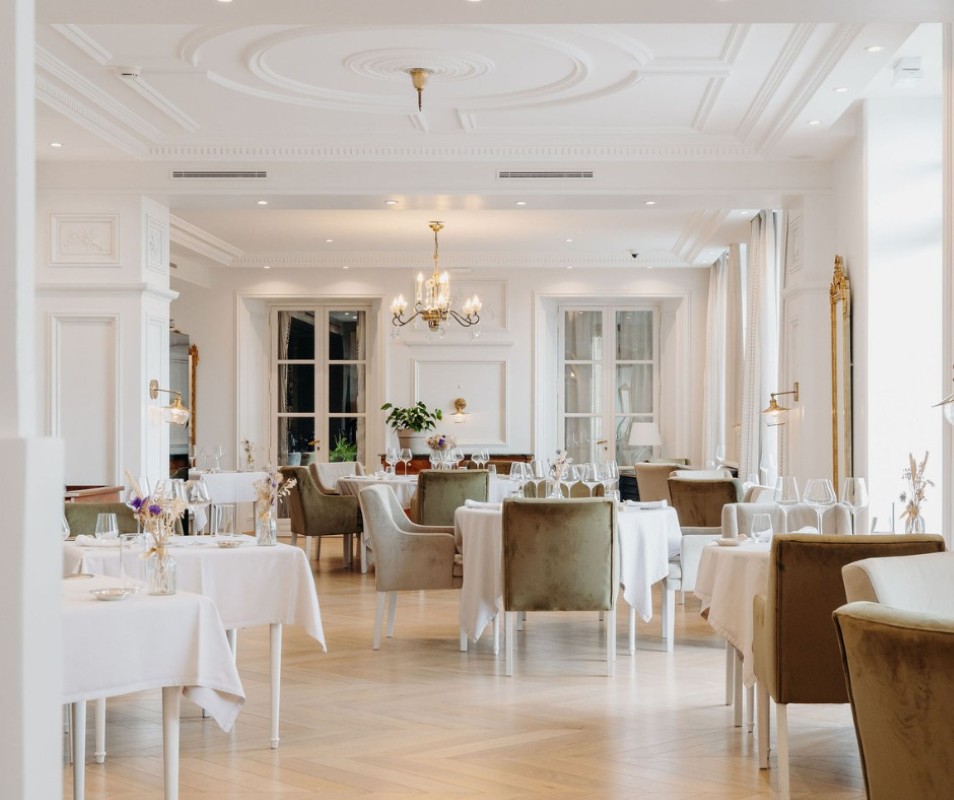 salle de réception dans le Domaine de Rochebois en Dordogne à louer pour un mariage