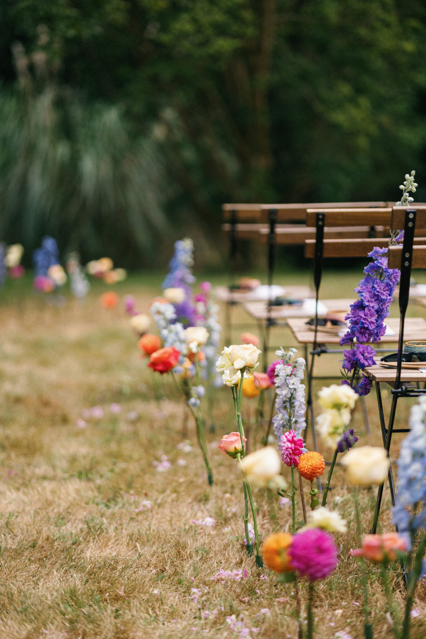 fleurs locales et de saison lors d'un mariage ecoresponsable près de Bordeaux
