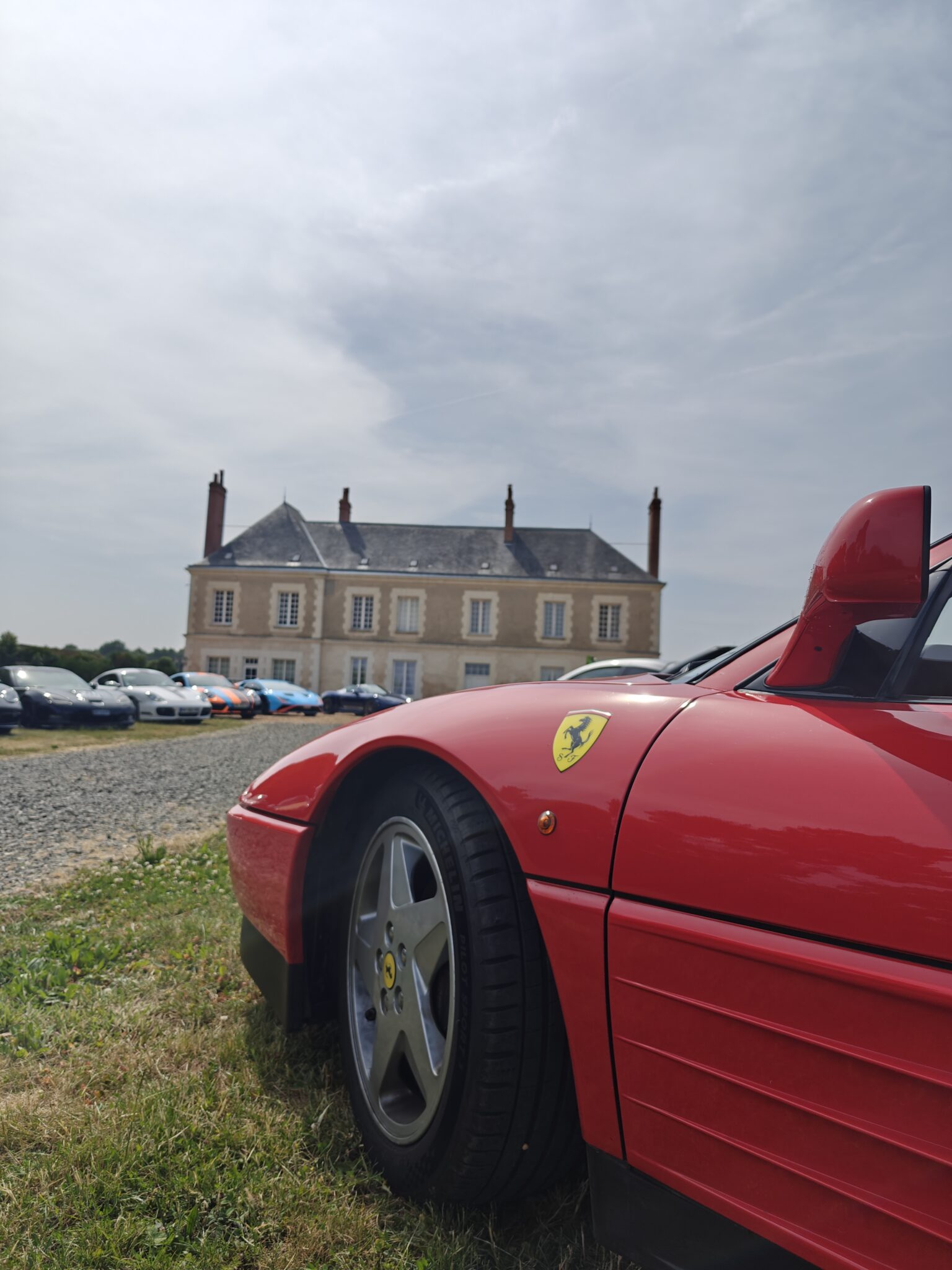 lieu de réception Chateau Montlouis. Ferrari. Parc.