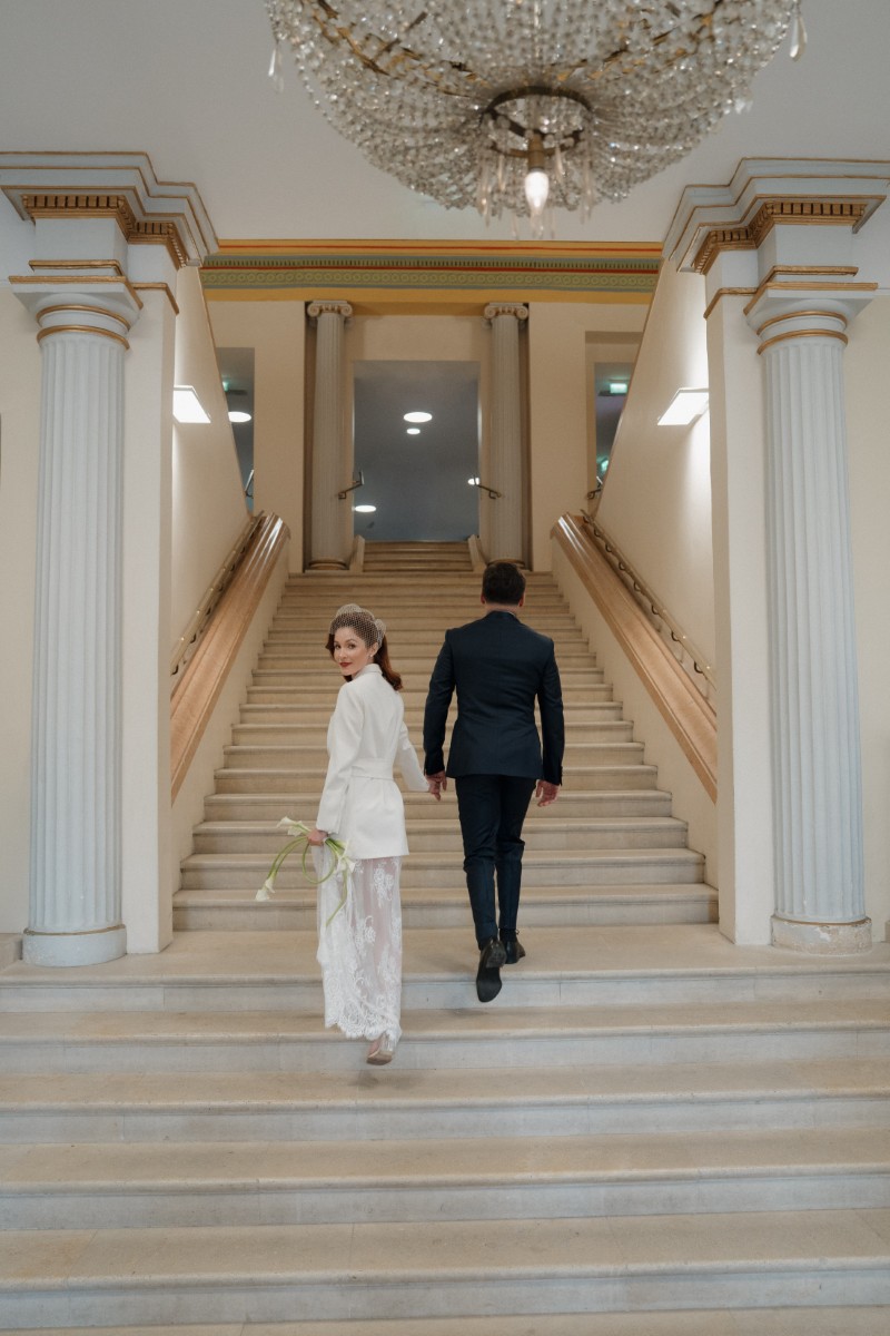 couple de mariés élégant à Bordeaux