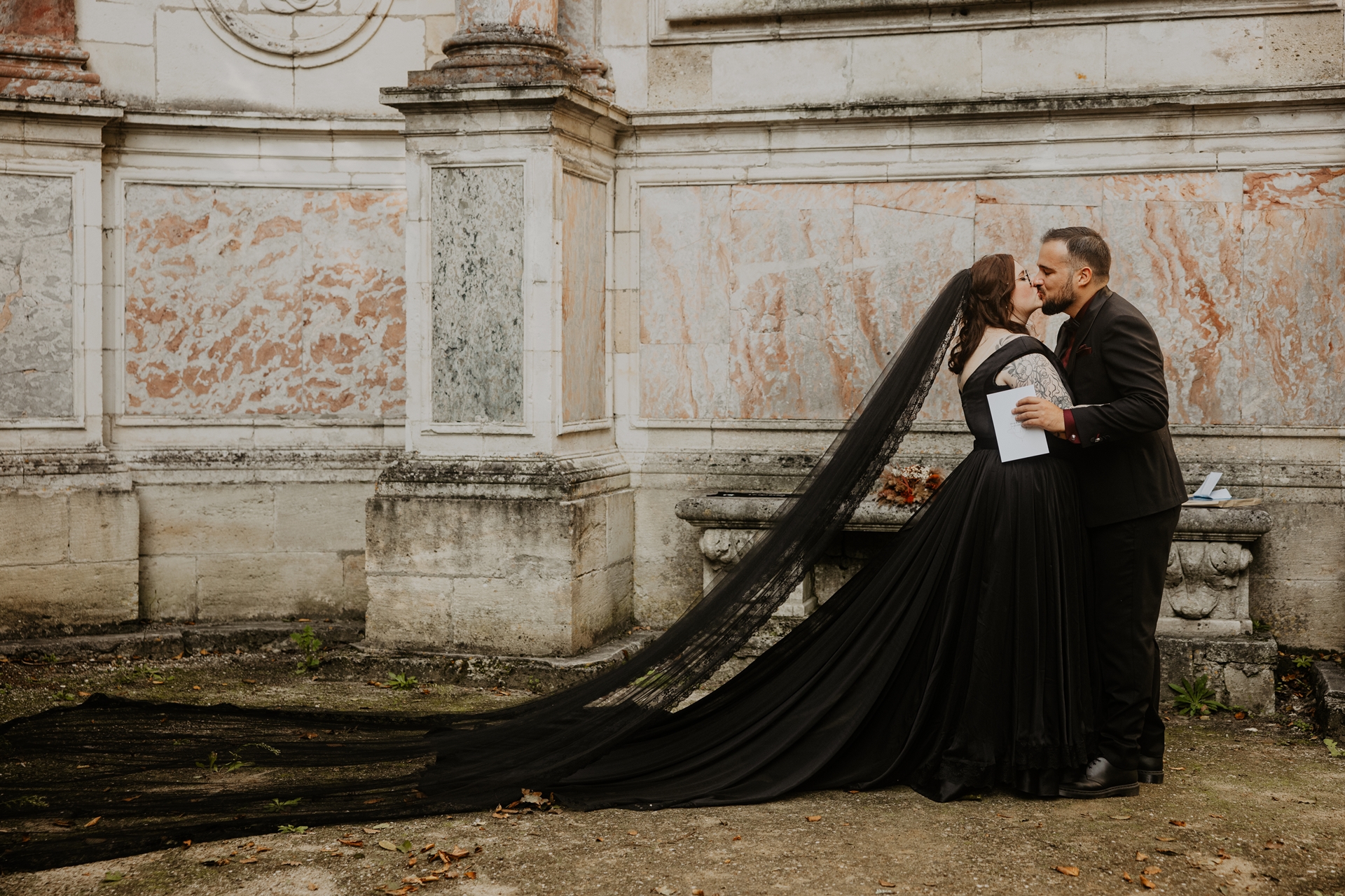 Cérémonie laïque dans un décor automnal pour un couple original