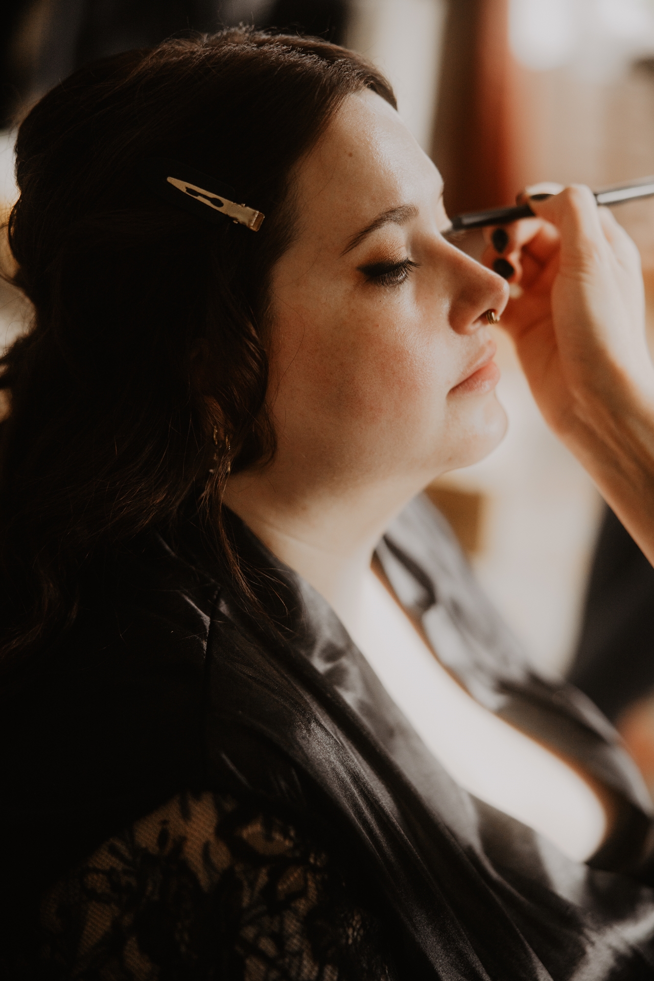 maquillage de la mariée lors d'un mariage original près de Bordeaux