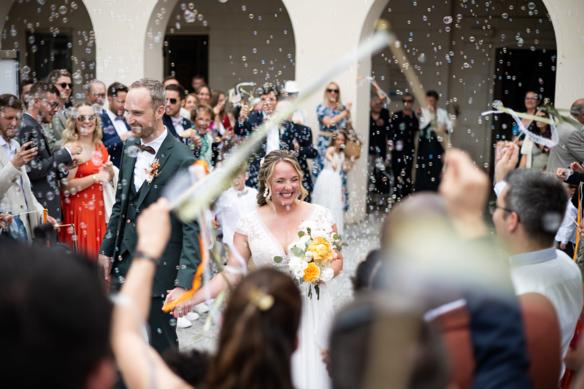 photo maries sortie mairie sables d olonne invites bulles