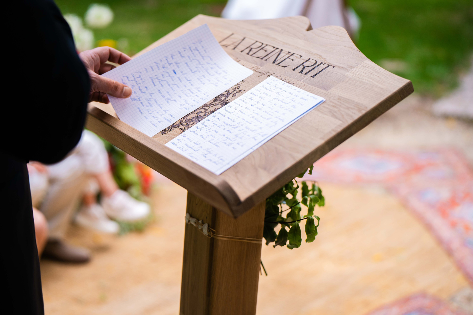 pupitre bois ceremonie discours tours