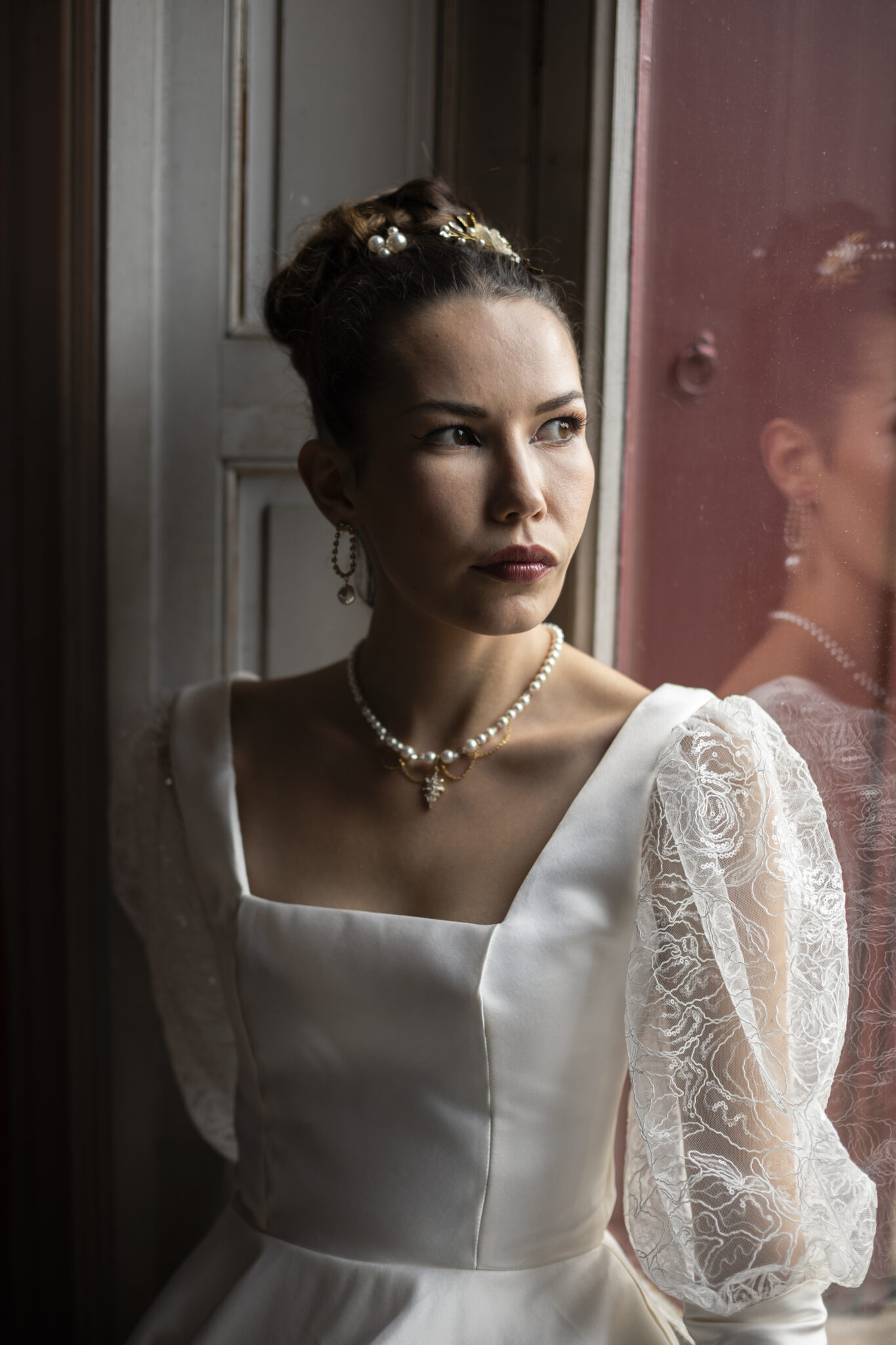 decollete carre manches longues bouffantes dentelle angers