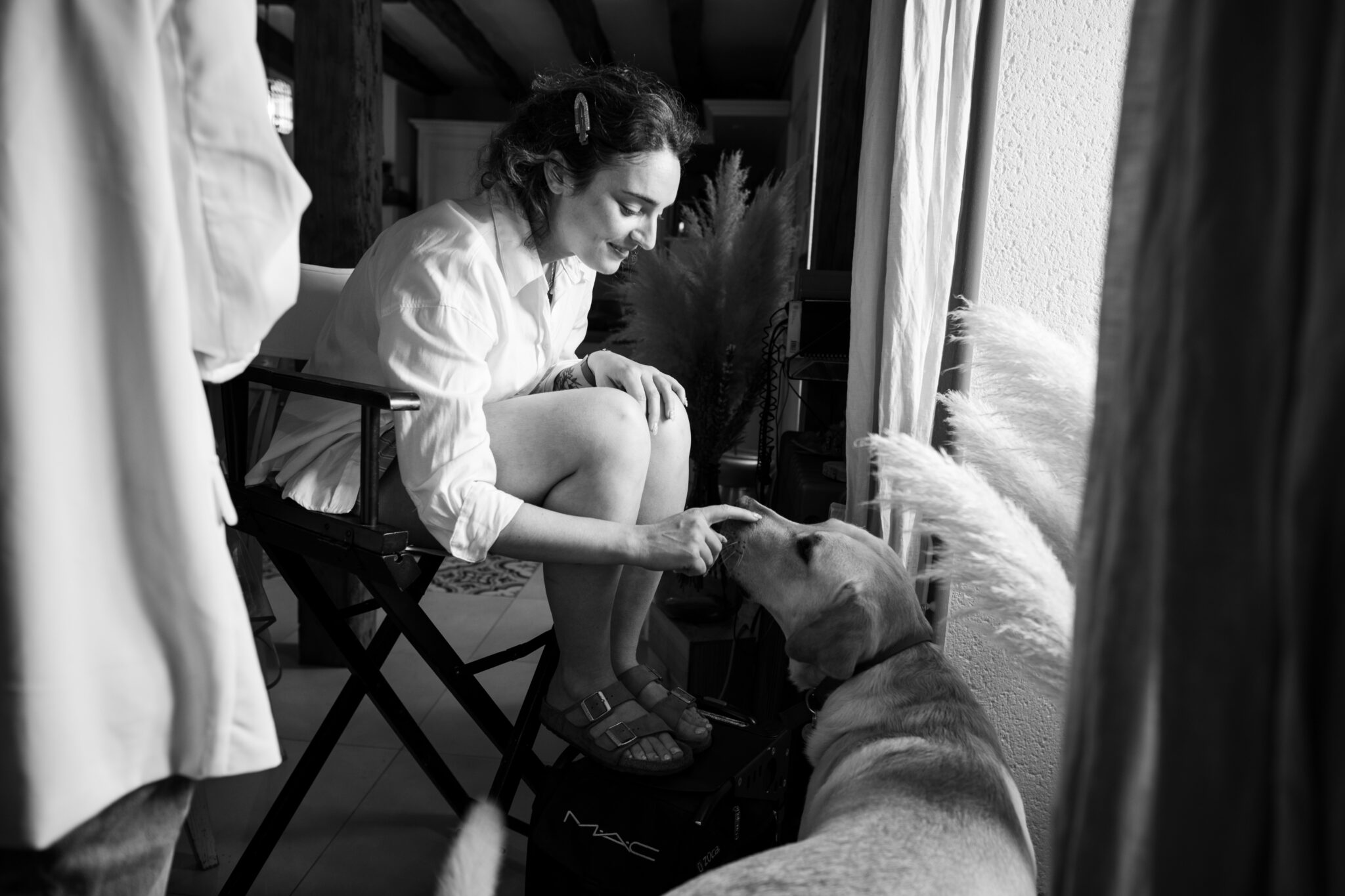 Mariee preparatifs fenetre photo saumur