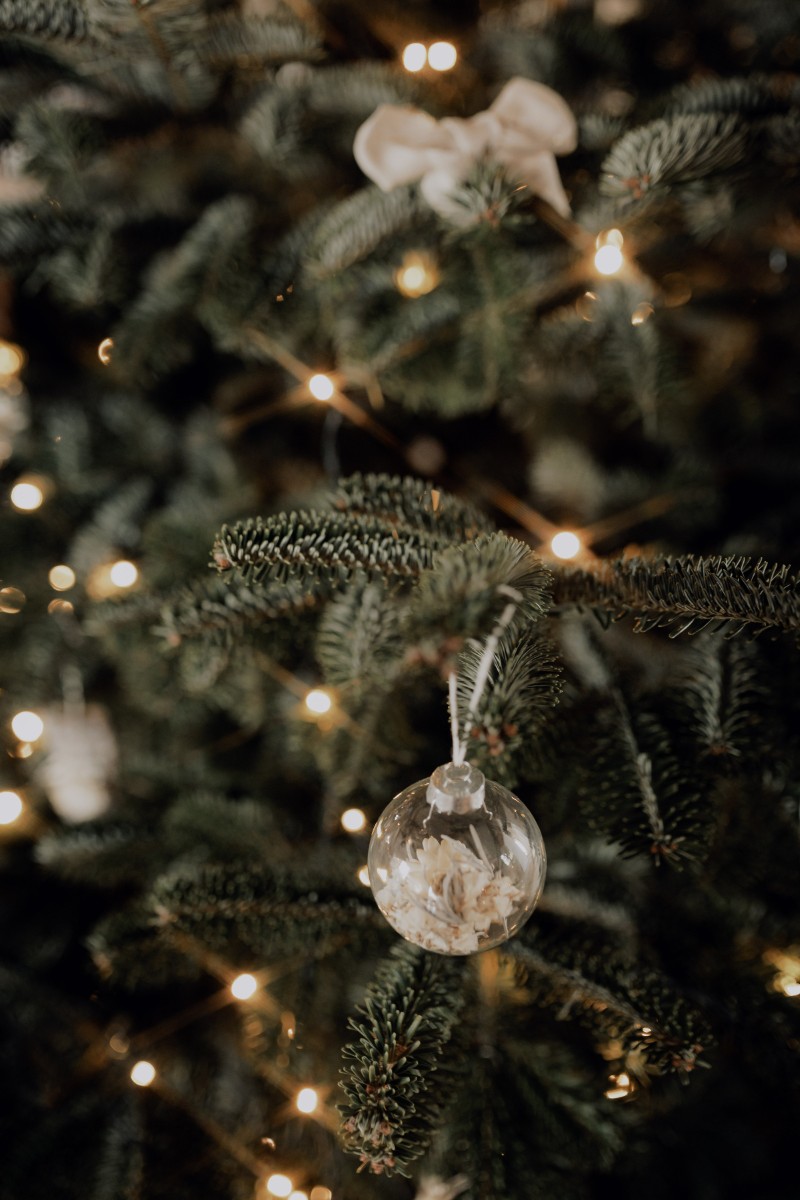 décoration de sapion originale et écoresponsable pour un mariage de noel