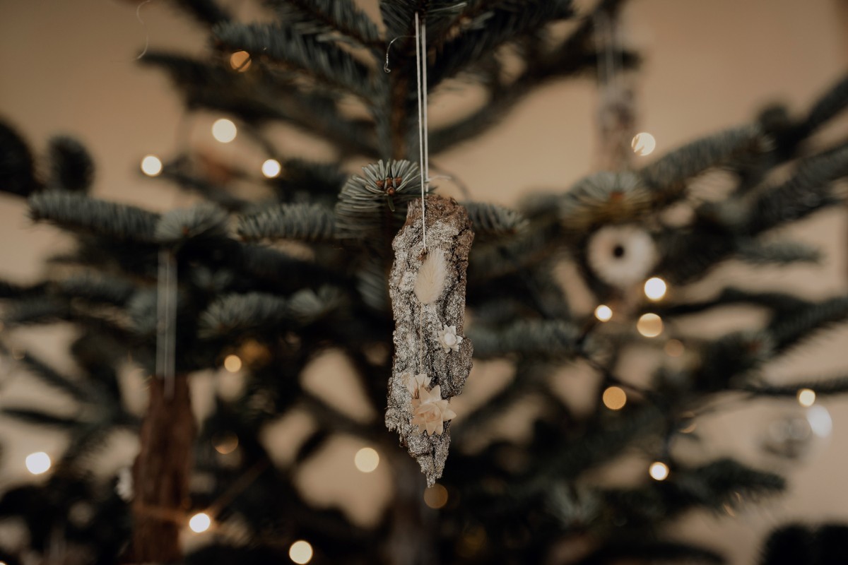 décoration de sapion originale et écoresponsable pour un mariage de noel
