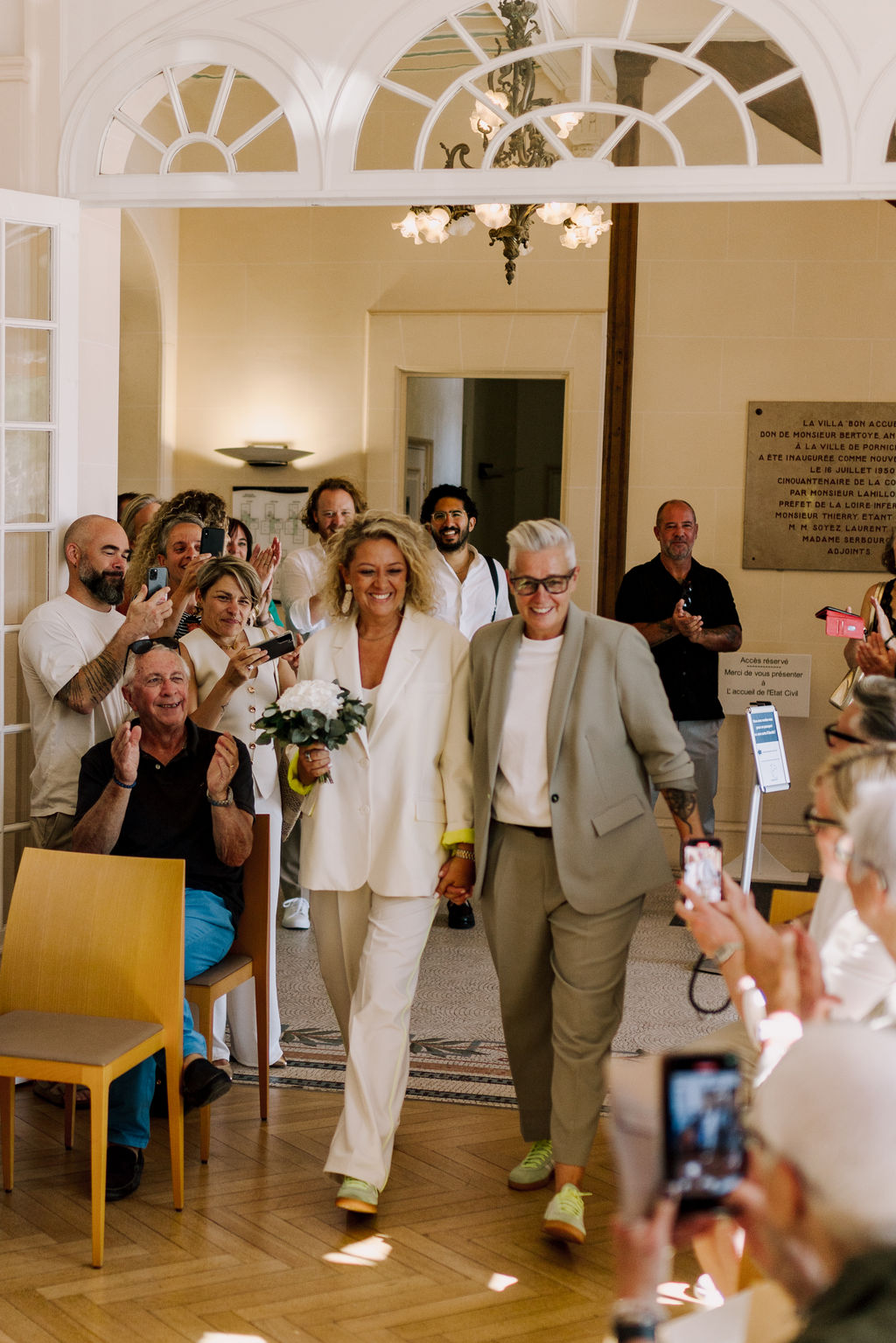 entrée mairie pornichet mariage loire atlantique femmes gay civil